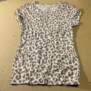 Cute leopard print top!